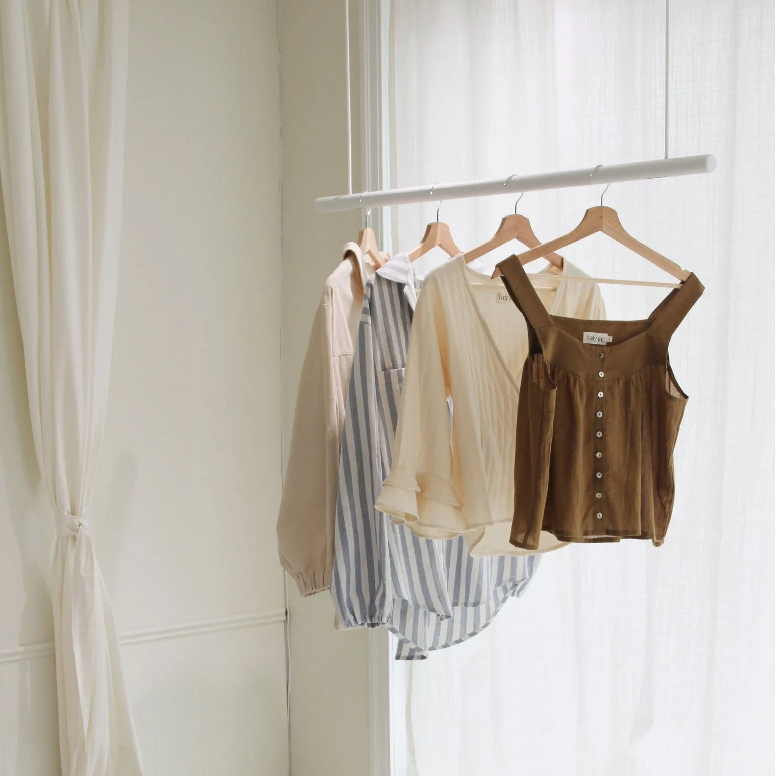 40" Hanging Clothes Rack with Metal Rail