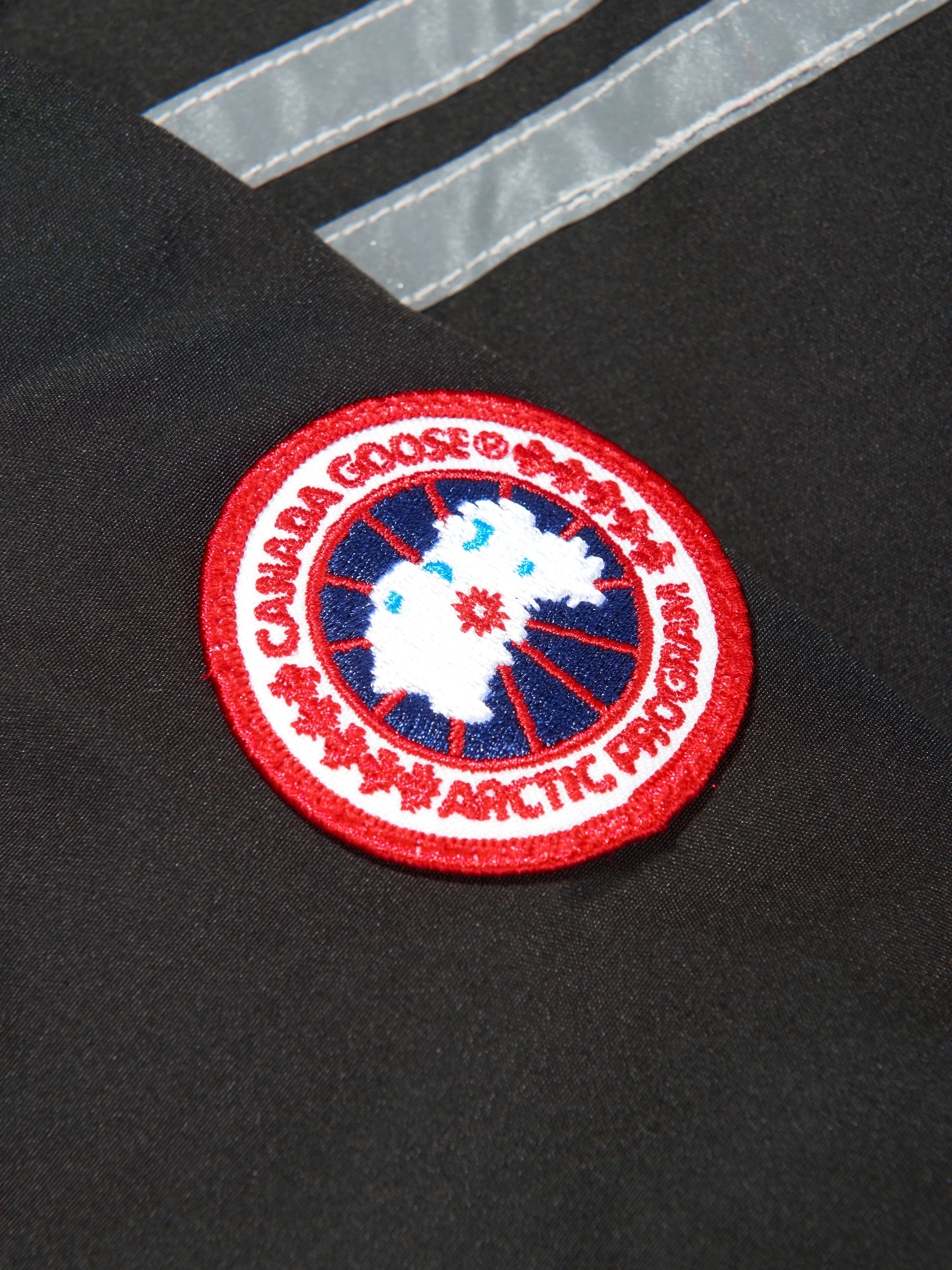 Canada Goose Kids Lynx Parka in Black