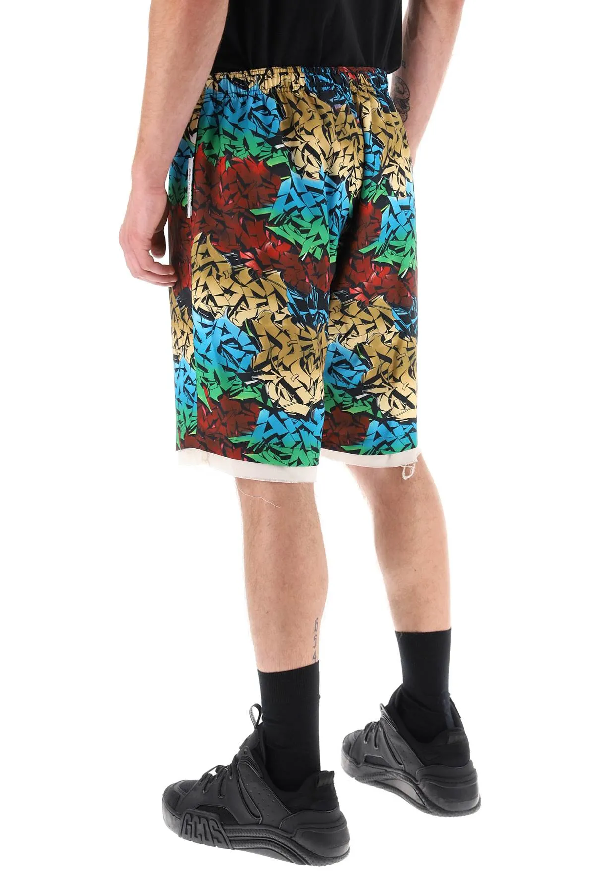 Children of the discordance all-over graffiti print shorts