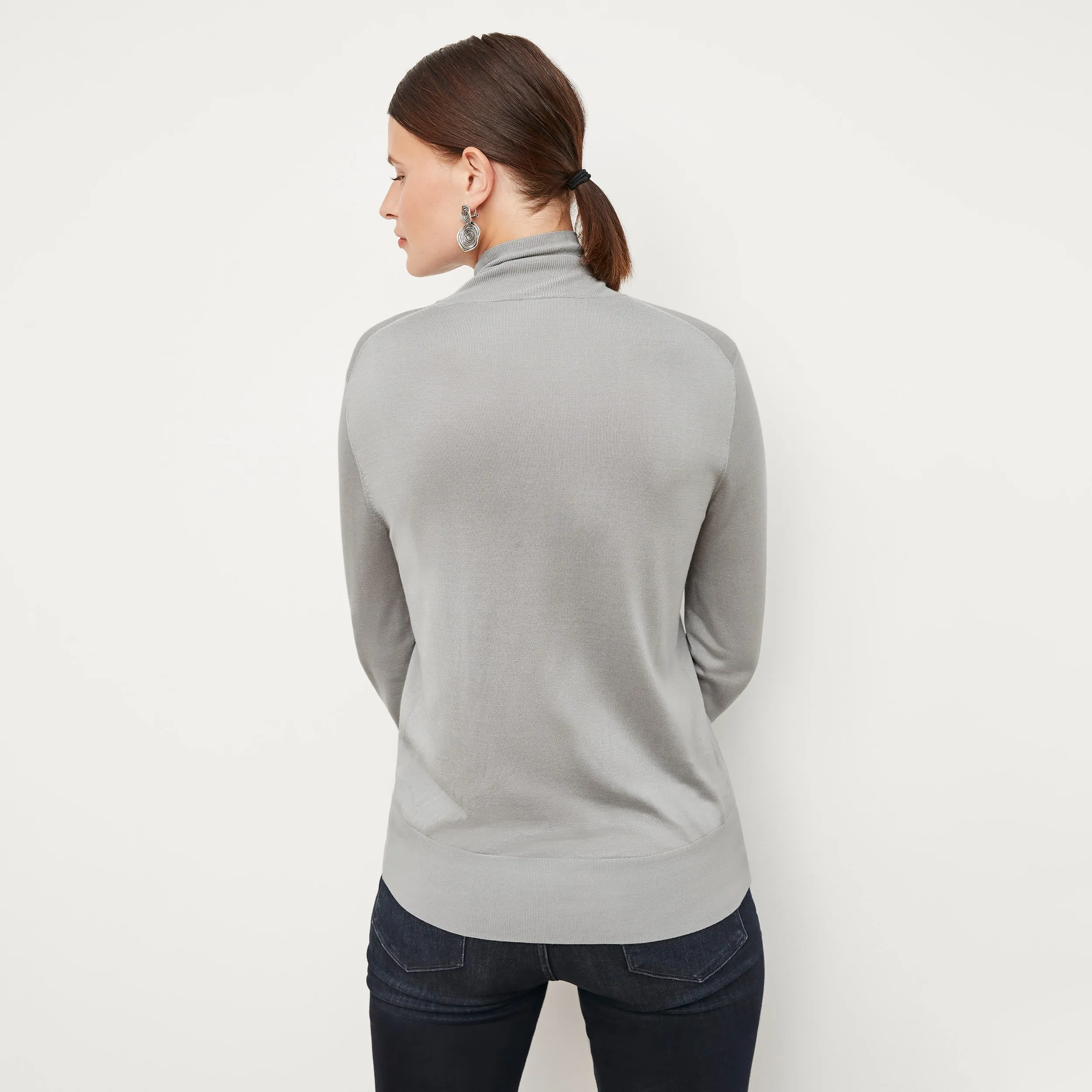 Elizabeth Turtleneck - Silk Jersey :: Pale Gray