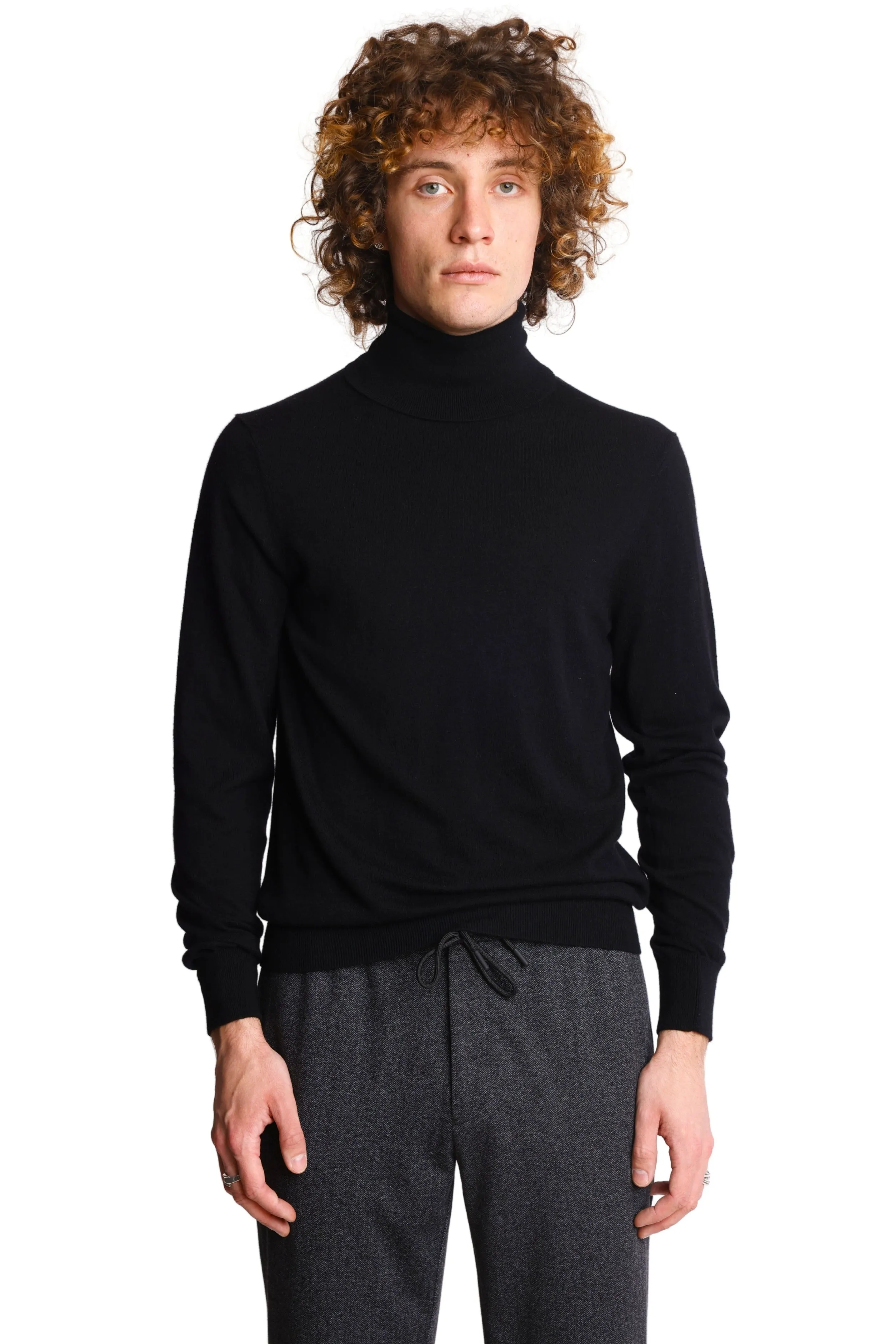 Luxe Fine Gauge Turtleneck - Black