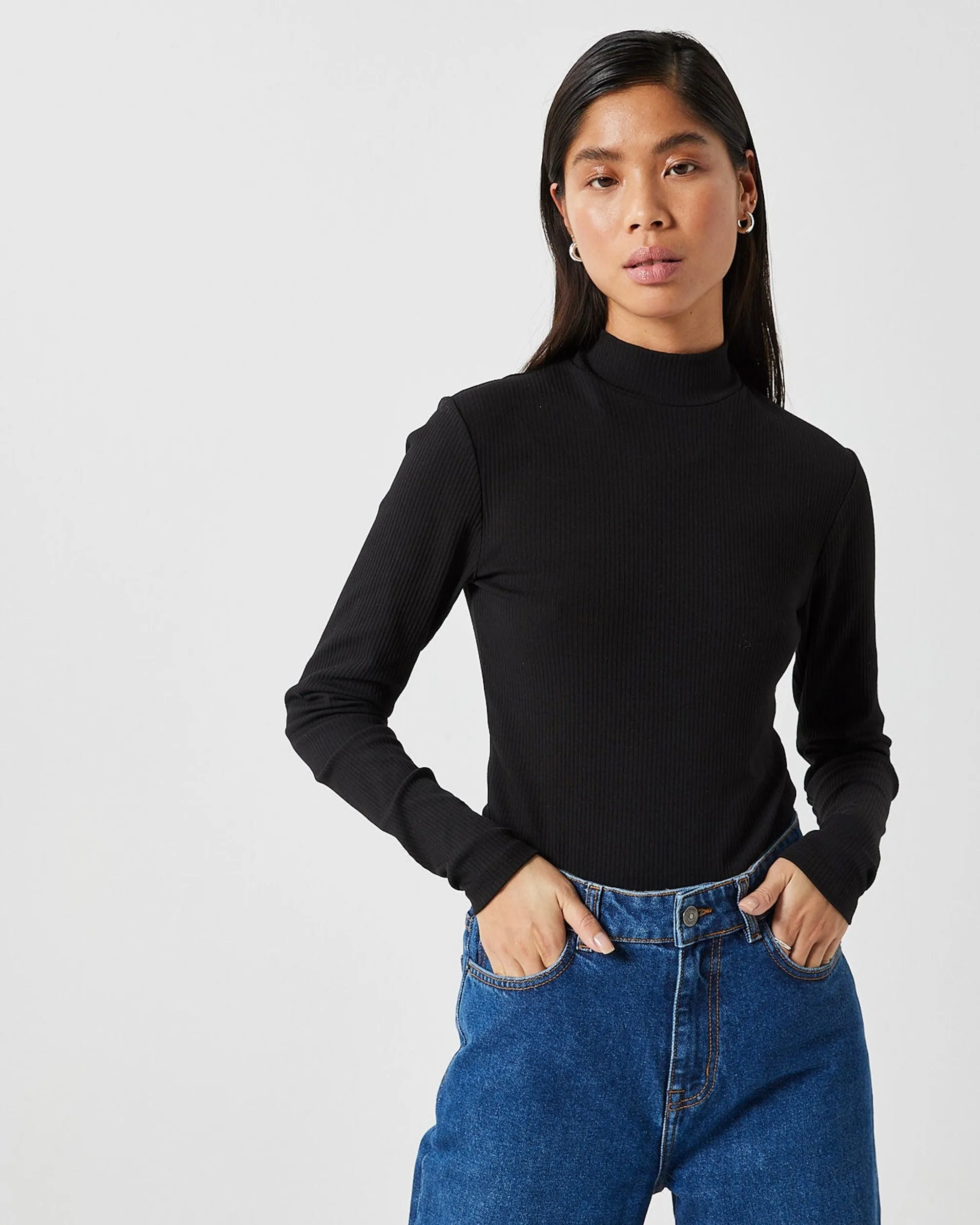 Minimum Mocki turtleneck sort