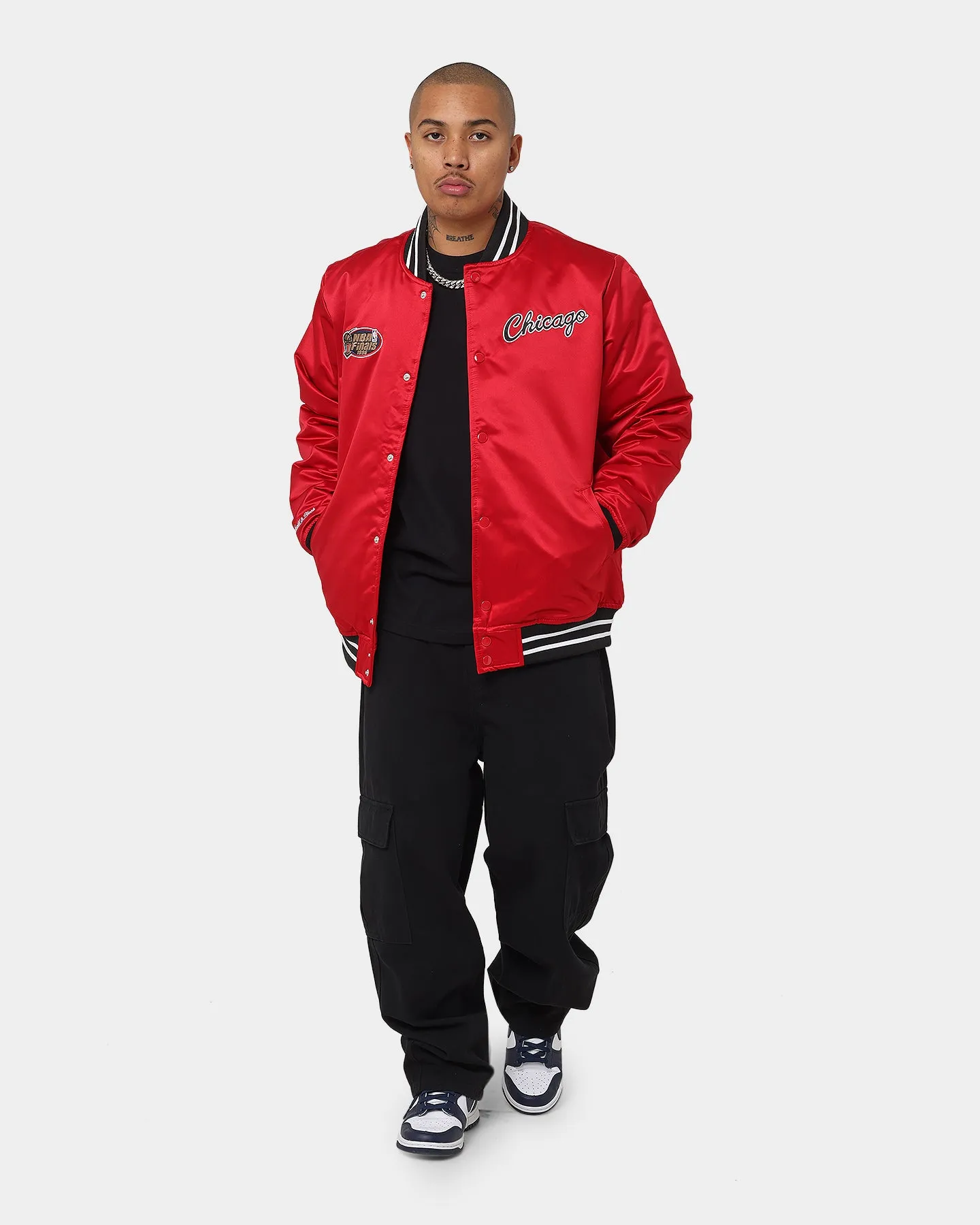 Mitchell & Ness Chicago Bulls Heavyweight Satin Jacket Scarlet