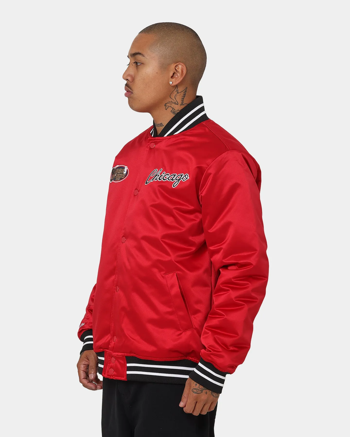 Mitchell & Ness Chicago Bulls Heavyweight Satin Jacket Scarlet