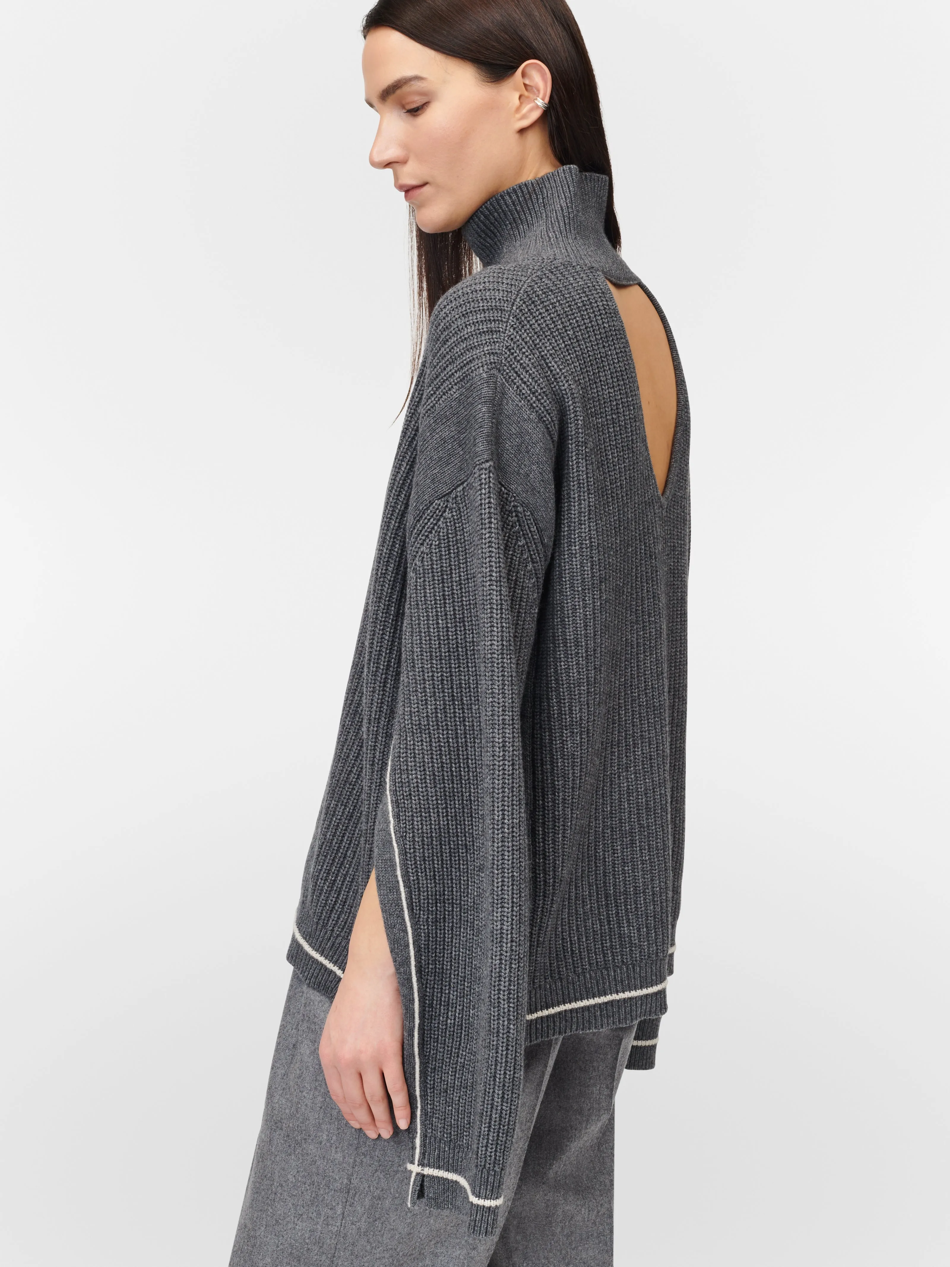 Oversized Turtleneck in Charcoal