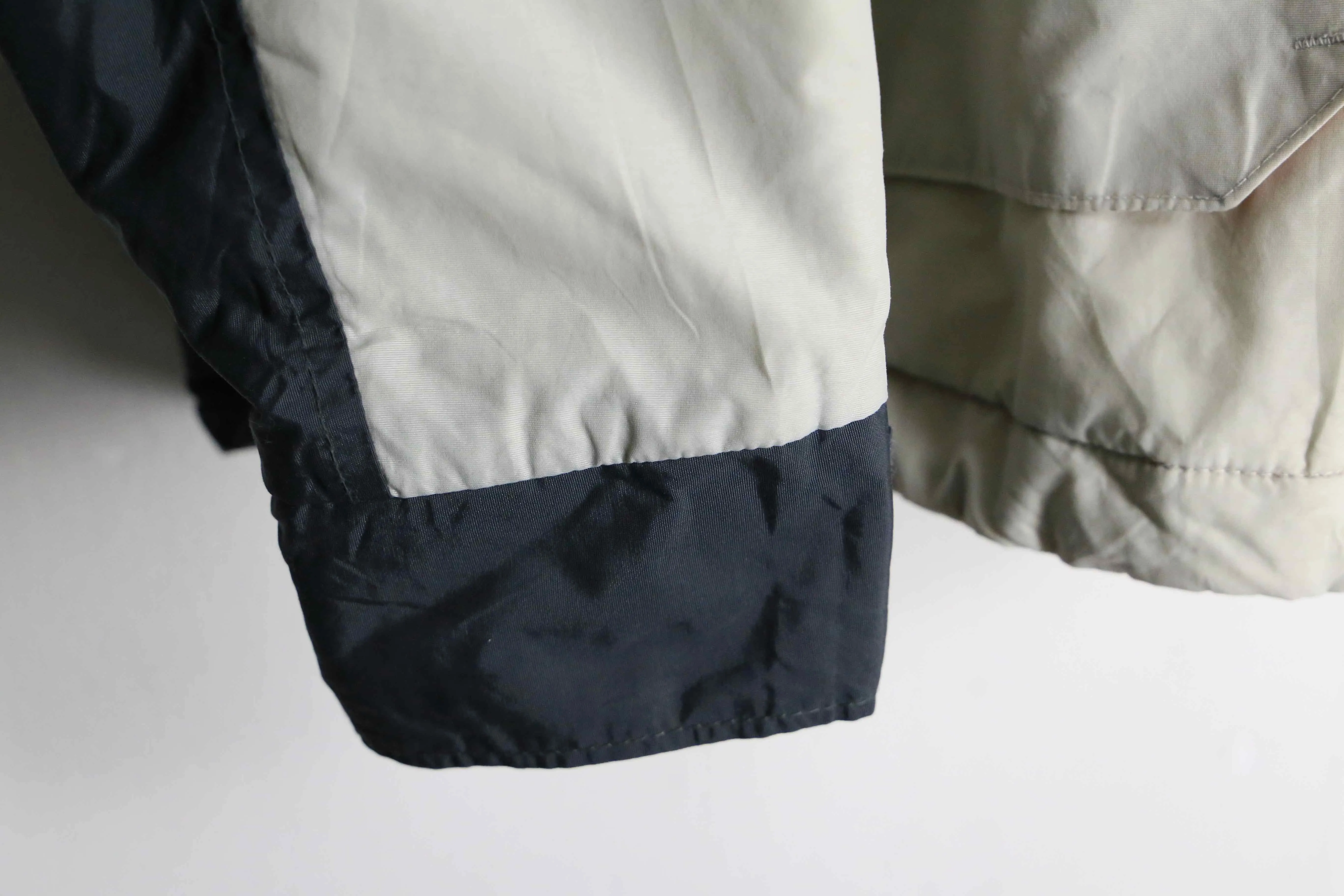 "Columbia" ivory switch design nylon mountain parka