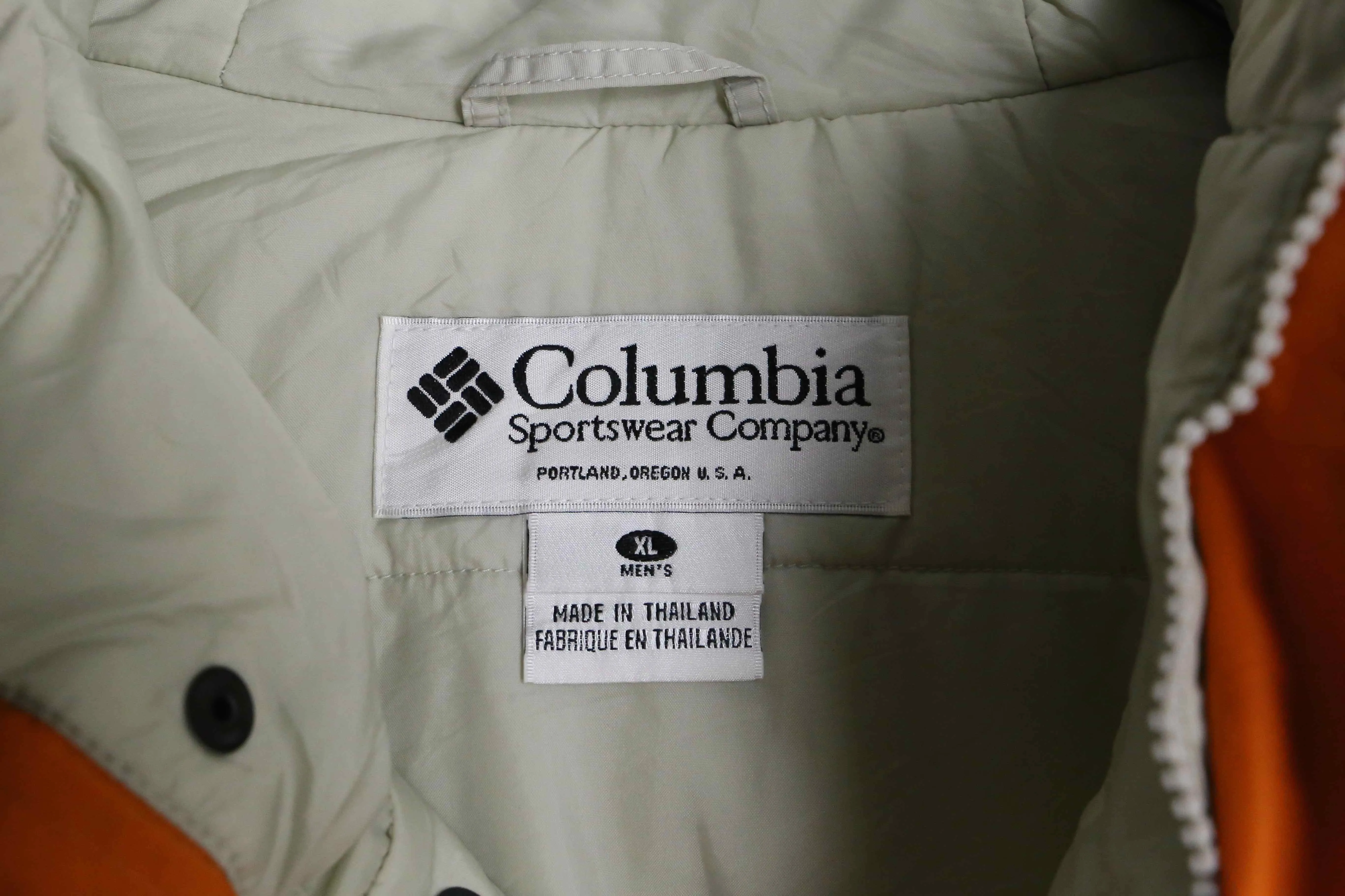 "Columbia" ivory switch design nylon mountain parka