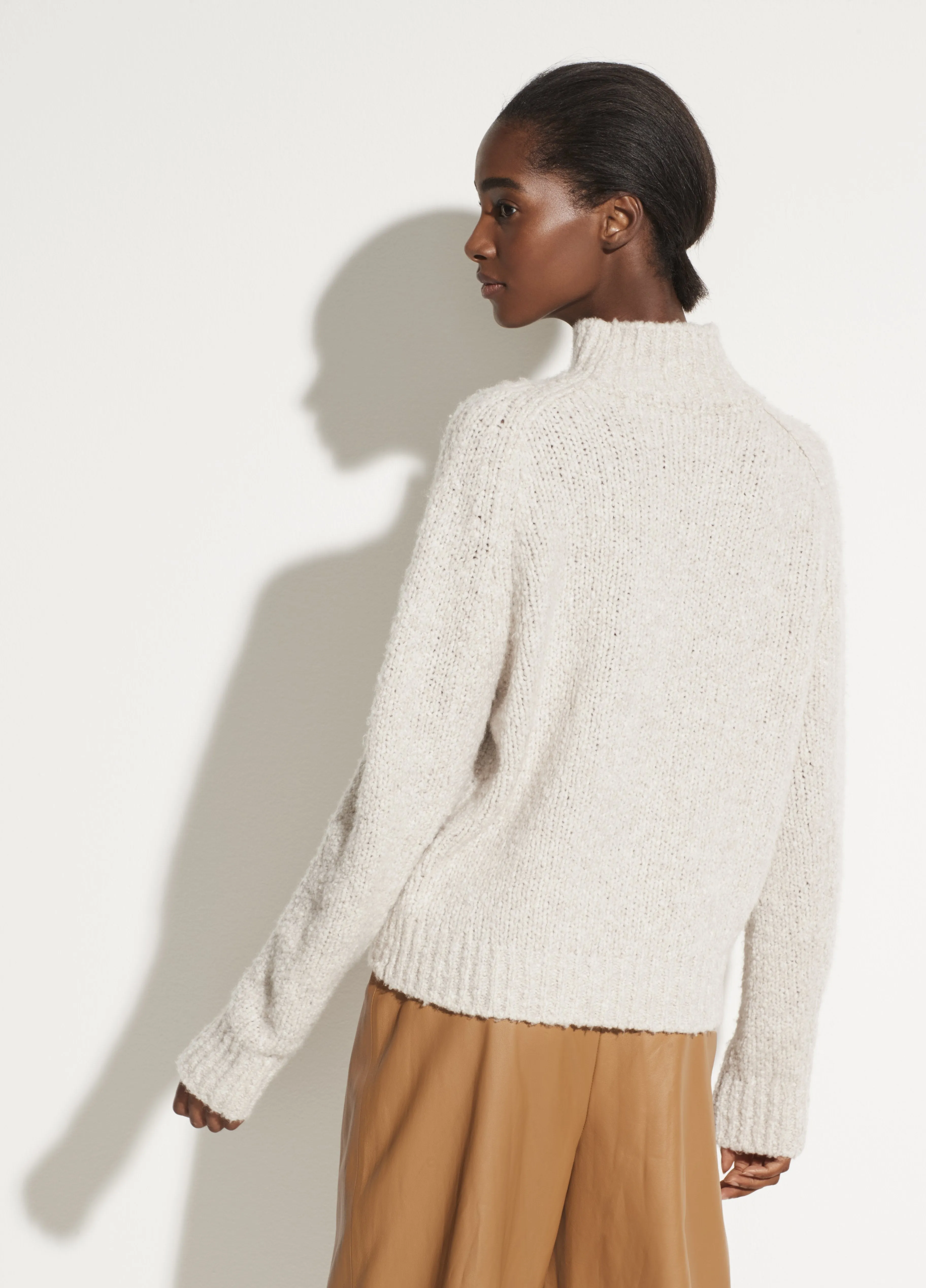 Textured Saddle Sleeve Turtleneck in Pearl Oat