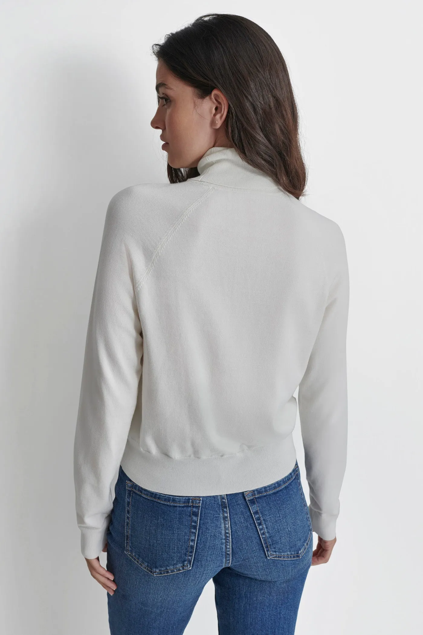 TURTLENECK SWEATER